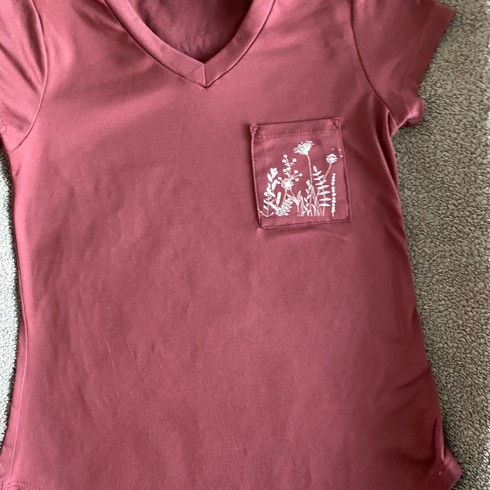 Capped Short Sleeved, Front-Pocket with Flowers, Back-Let Your Dreams Blossom